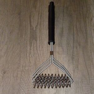 Black and Silver Grill Brush